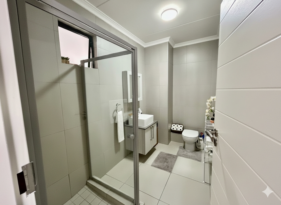 1 Bedroom Property for Sale in Erand Gardens Gauteng