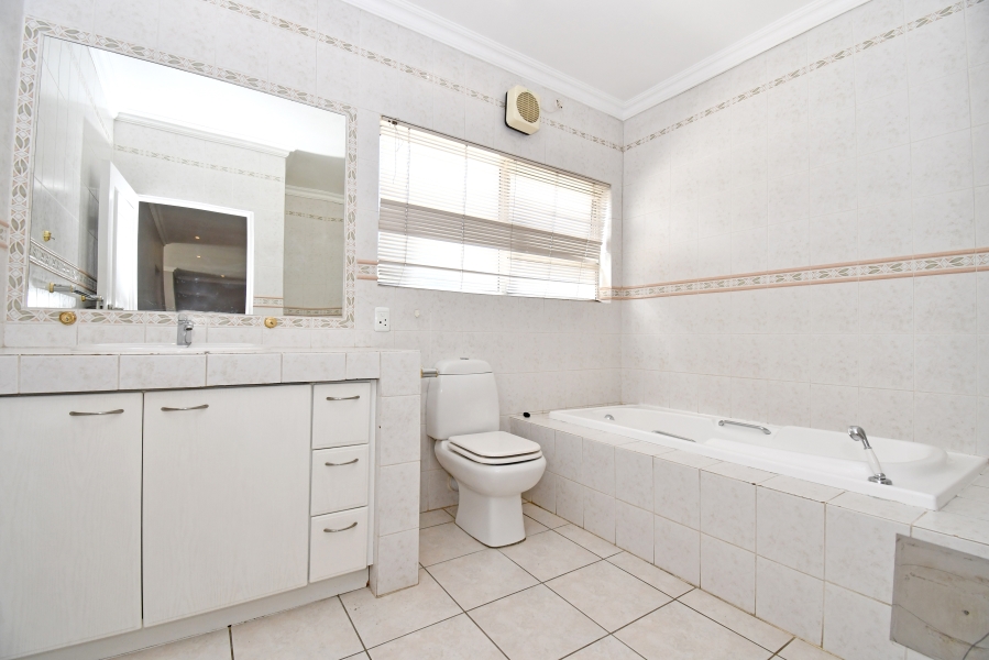 4 Bedroom Property for Sale in Kyalami Estates Gauteng