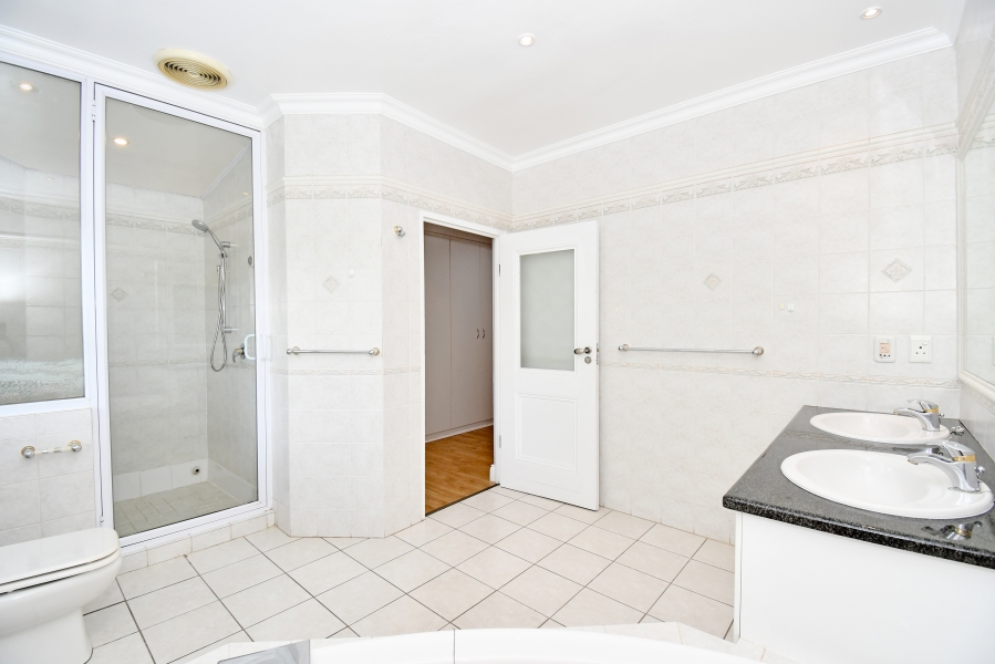 4 Bedroom Property for Sale in Kyalami Estates Gauteng