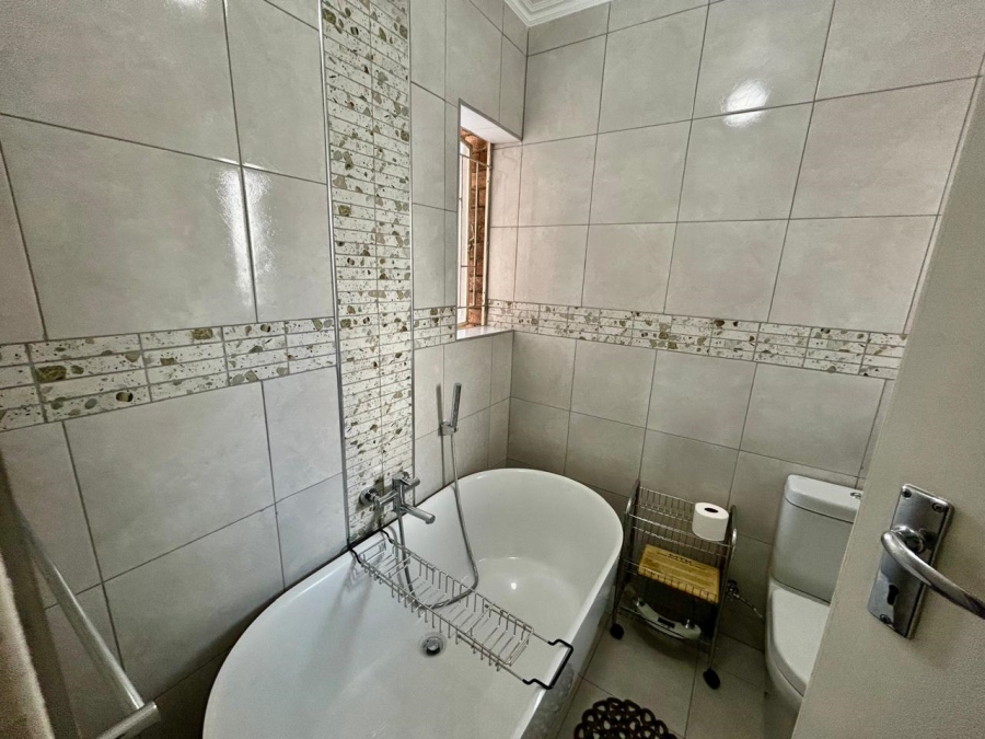 3 Bedroom Property for Sale in Halfway Gardens Gauteng