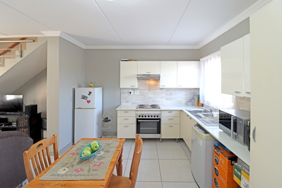 2 Bedroom Property for Sale in Blue Hills AH Gauteng