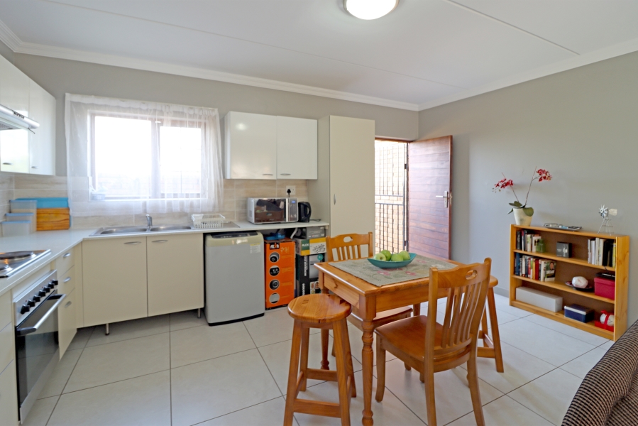 2 Bedroom Property for Sale in Blue Hills AH Gauteng