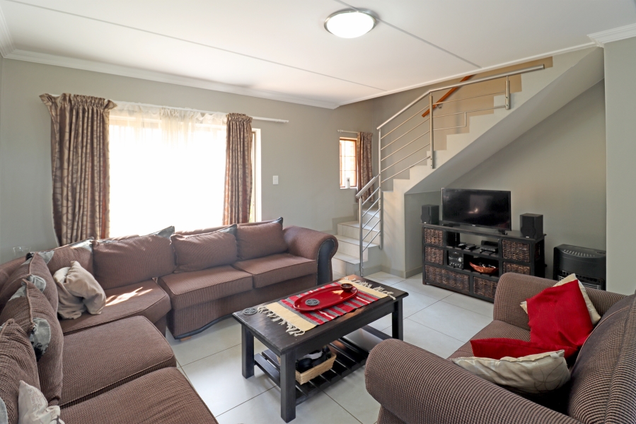 2 Bedroom Property for Sale in Blue Hills AH Gauteng