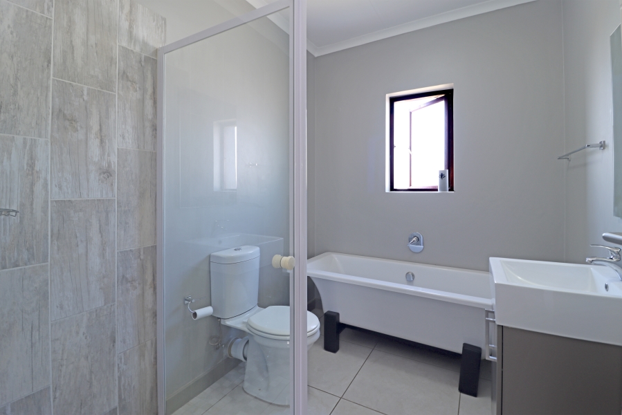 2 Bedroom Property for Sale in Blue Hills AH Gauteng