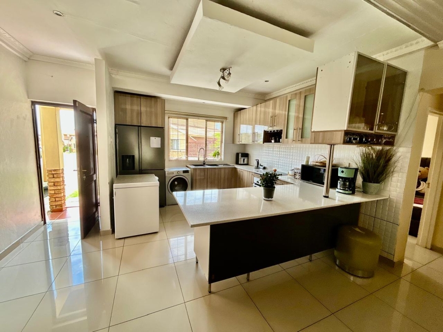 4 Bedroom Property for Sale in Halfway Gardens Gauteng