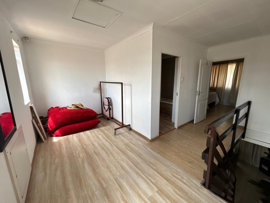 4 Bedroom Property for Sale in Halfway Gardens Gauteng