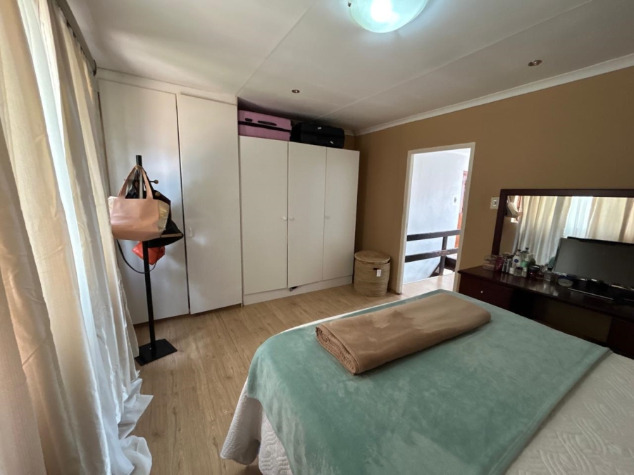 4 Bedroom Property for Sale in Halfway Gardens Gauteng
