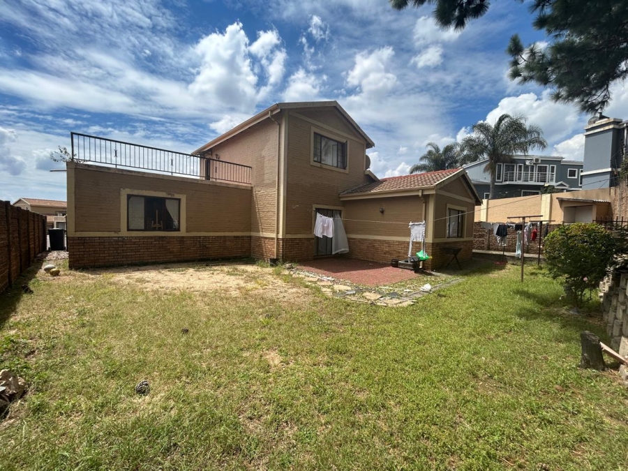 4 Bedroom Property for Sale in Halfway Gardens Gauteng