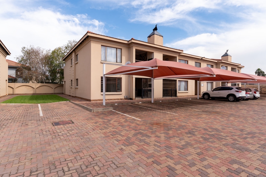 2 Bedroom Property for Sale in Kenleaf Gauteng