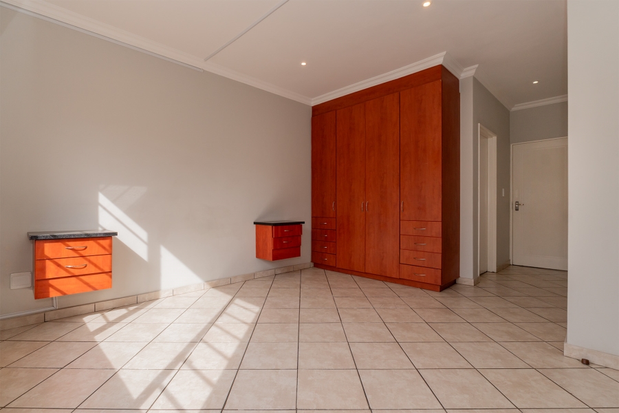 2 Bedroom Property for Sale in Kenleaf Gauteng