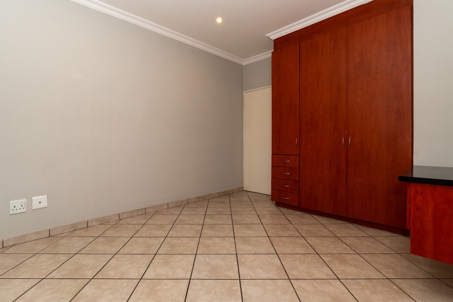 2 Bedroom Property for Sale in Kenleaf Gauteng