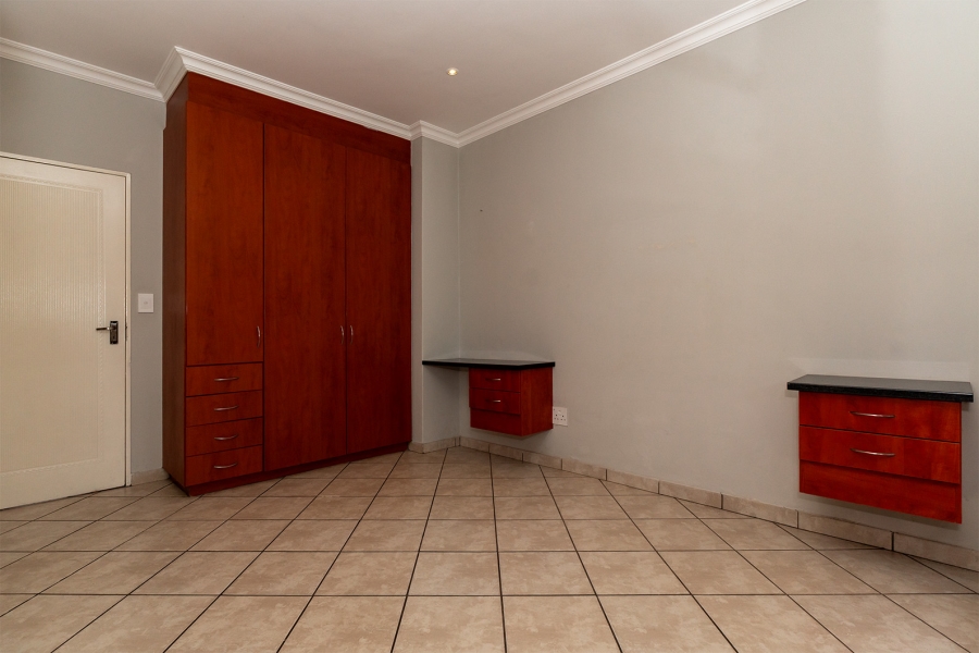2 Bedroom Property for Sale in Kenleaf Gauteng