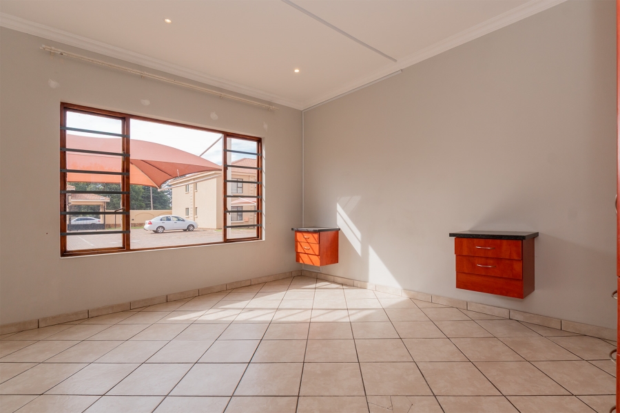2 Bedroom Property for Sale in Kenleaf Gauteng