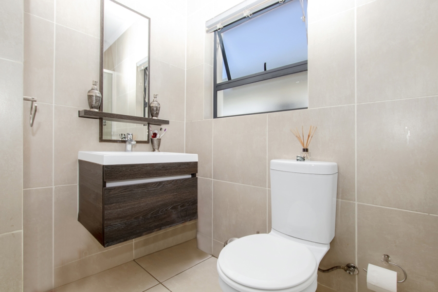 1 Bedroom Property for Sale in Petervale Gauteng