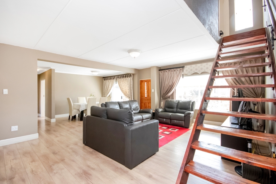 3 Bedroom Property for Sale in Sundowner Gauteng