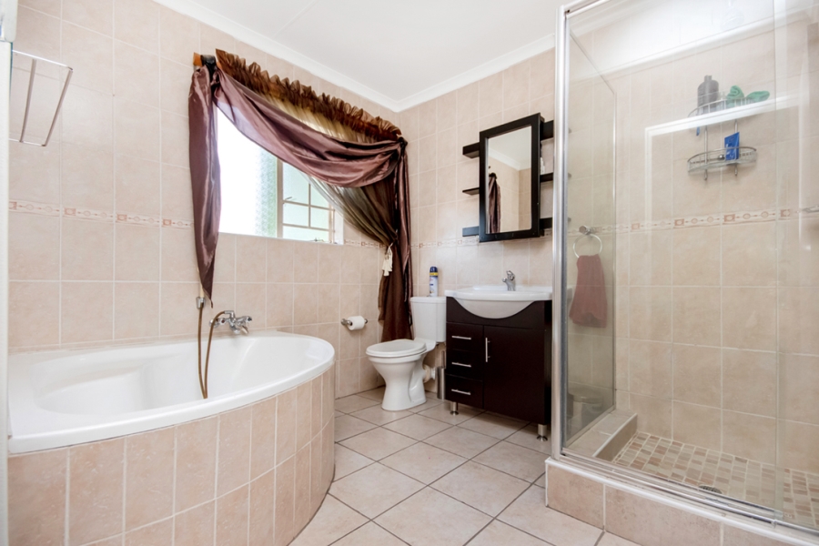 3 Bedroom Property for Sale in Sundowner Gauteng