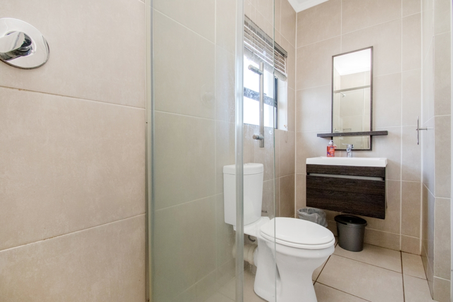 1 Bedroom Property for Sale in Petervale Gauteng