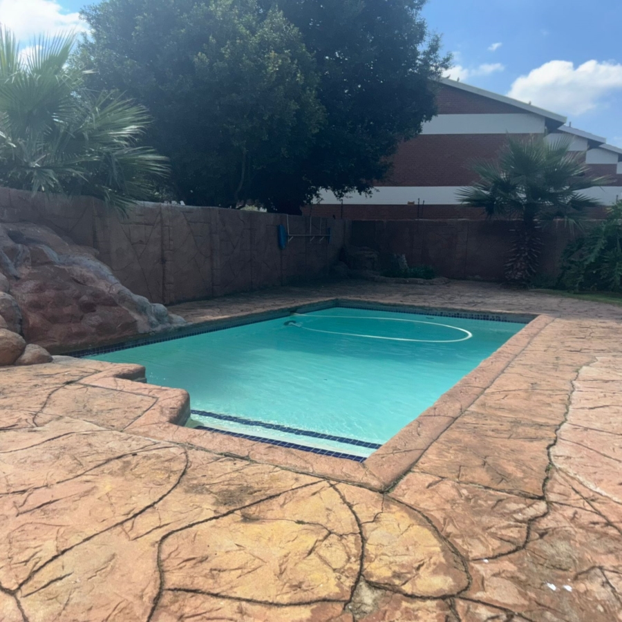 1 Bedroom Property for Sale in Beyers Park Gauteng