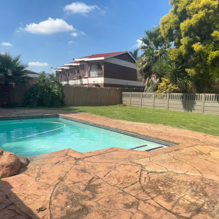 1 Bedroom Property for Sale in Beyers Park Gauteng