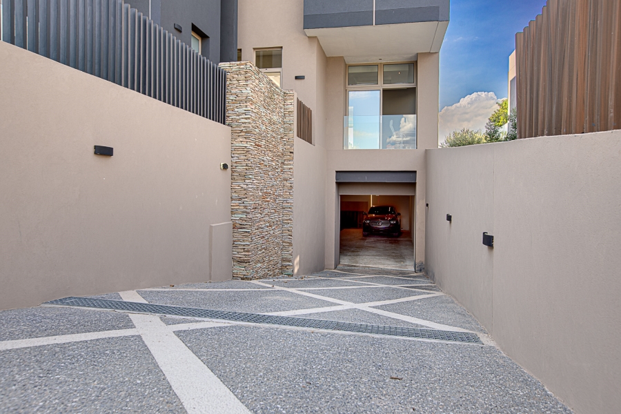 6 Bedroom Property for Sale in Steyn City Gauteng