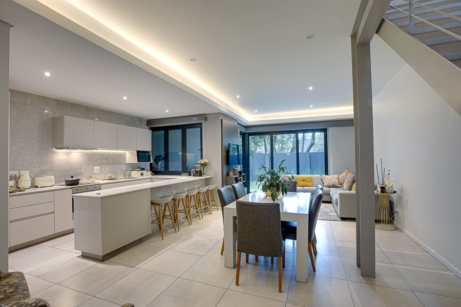 To Let 3 Bedroom Property for Rent in Rosebank Gauteng