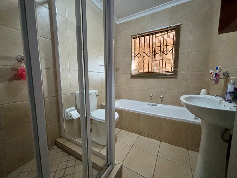 To Let 2 Bedroom Property for Rent in North Riding Gauteng