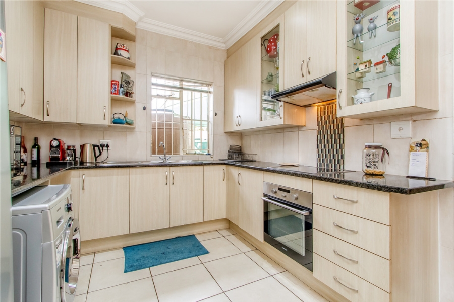 3 Bedroom Property for Sale in Linden Gauteng