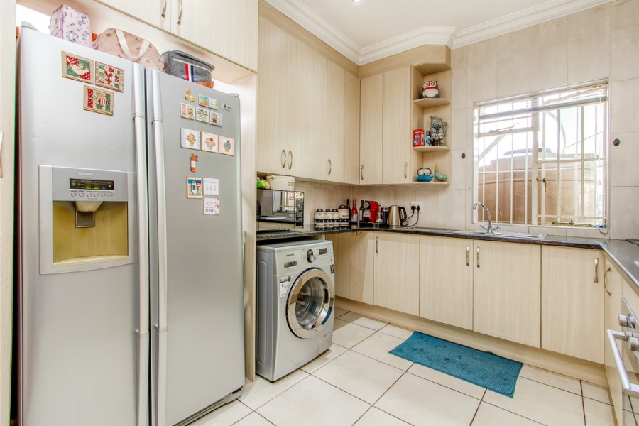 3 Bedroom Property for Sale in Linden Gauteng