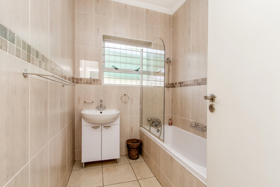 3 Bedroom Property for Sale in Linden Gauteng