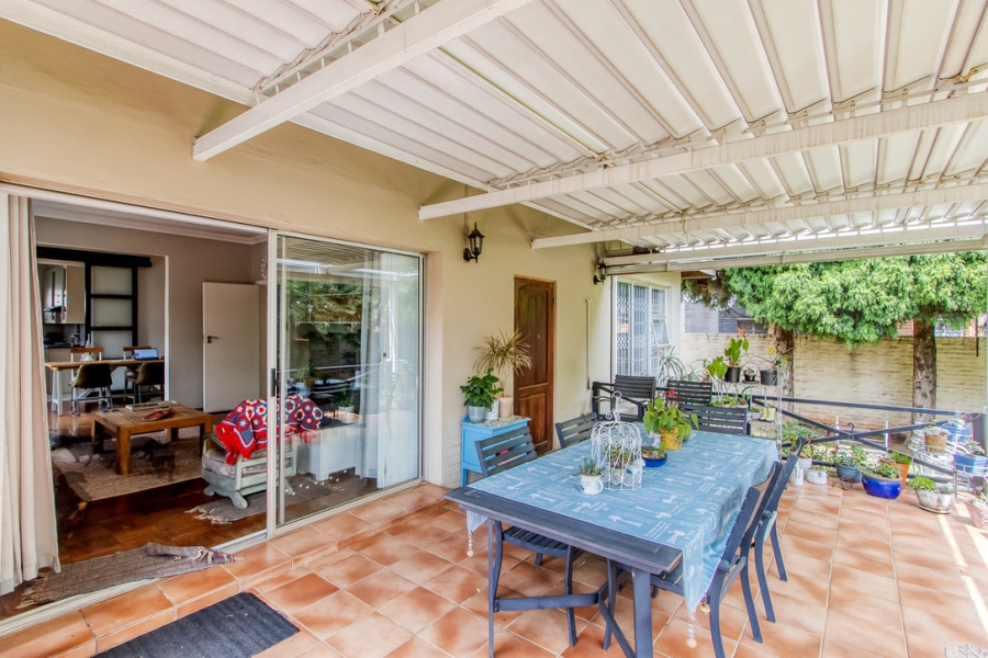 3 Bedroom Property for Sale in Linden Gauteng