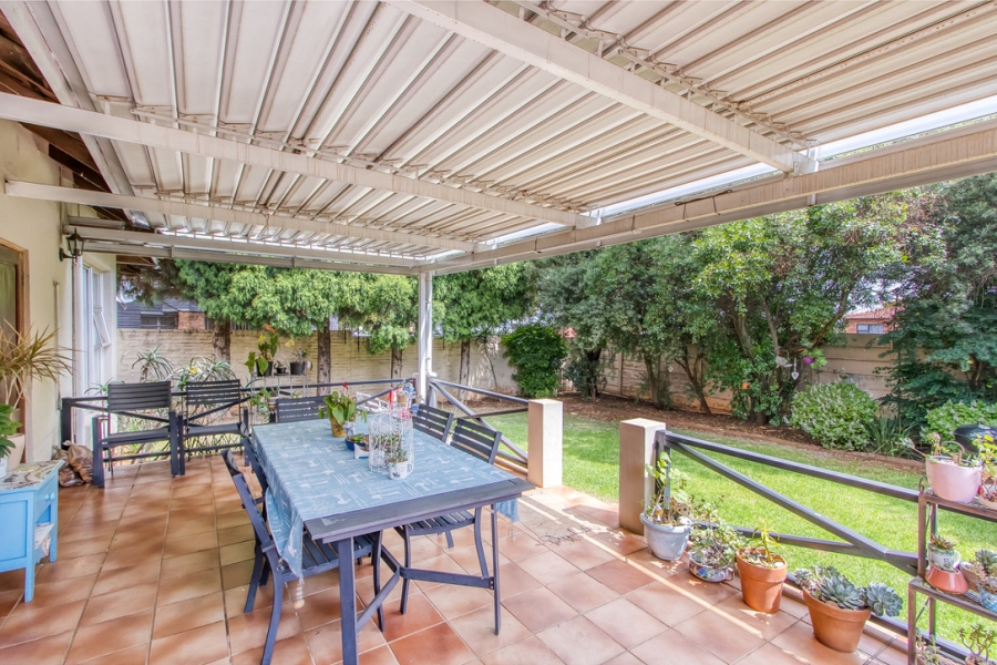 3 Bedroom Property for Sale in Linden Gauteng