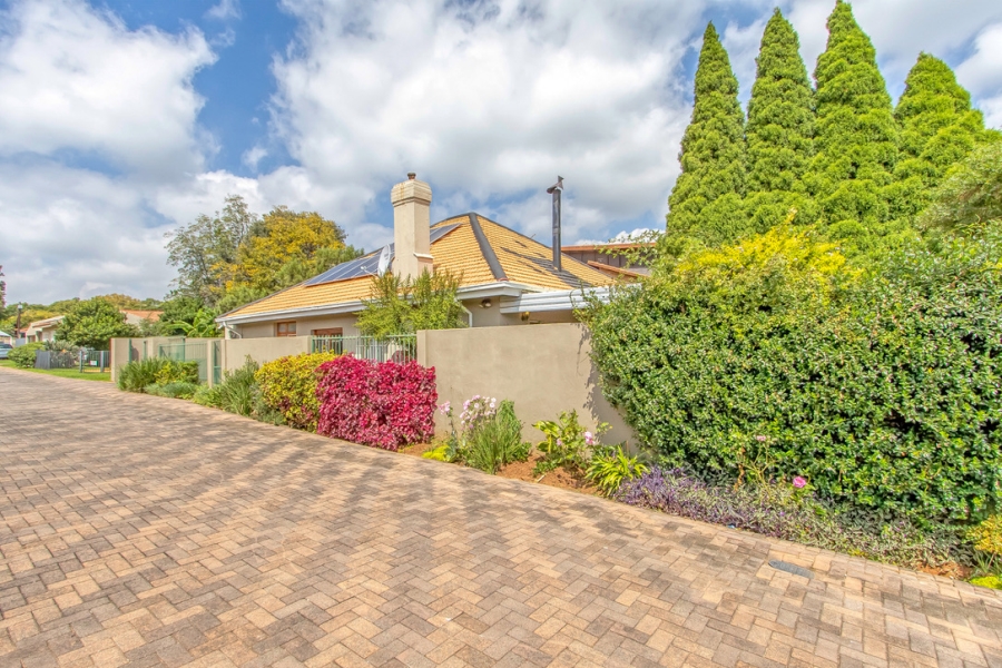 3 Bedroom Property for Sale in Linden Gauteng