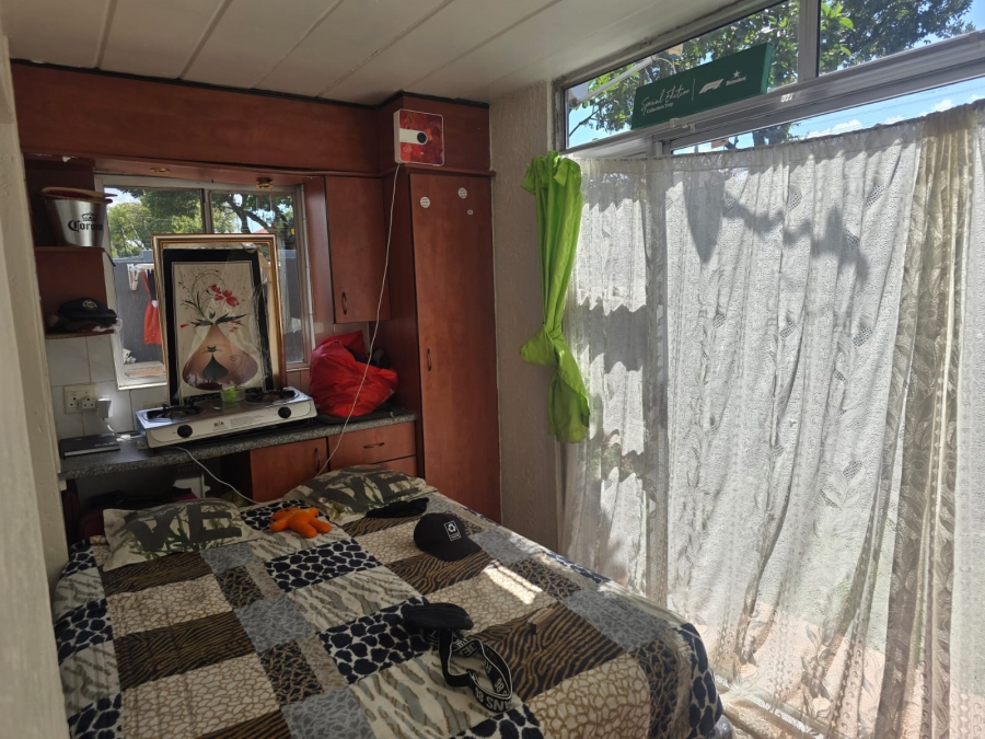 To Let 2 Bedroom Property for Rent in Linmeyer Gauteng