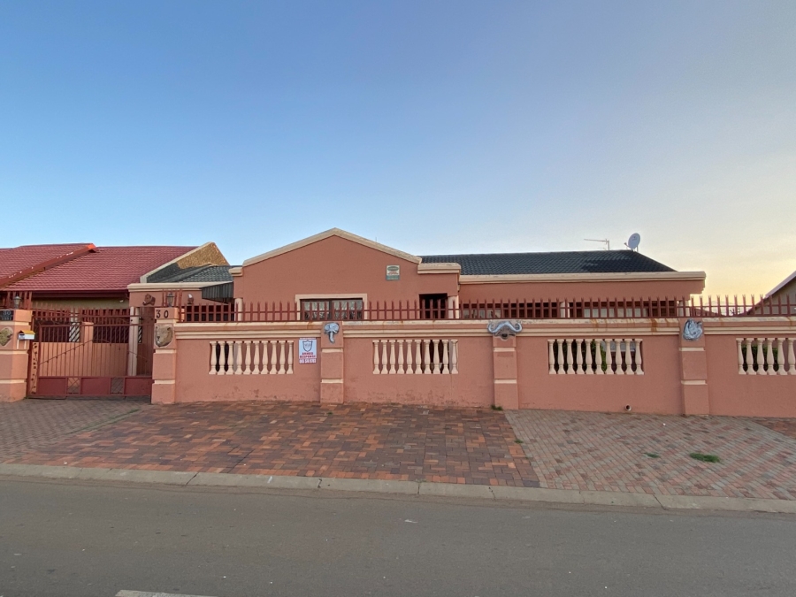 3 Bedroom Property for Sale in Lenasia South Gauteng