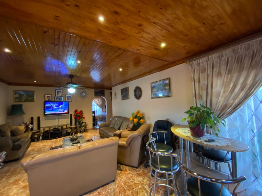 3 Bedroom Property for Sale in Lenasia South Gauteng