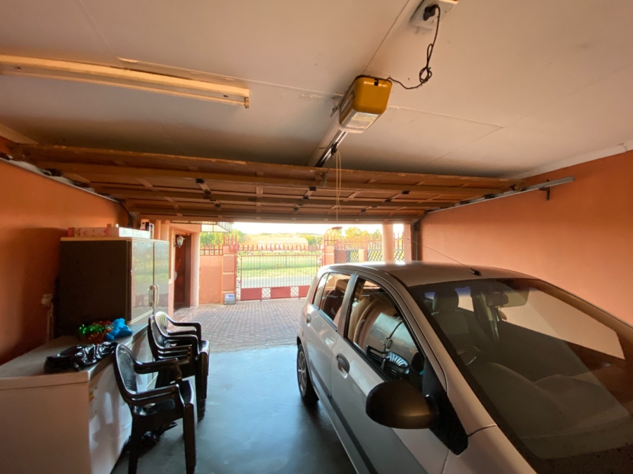 3 Bedroom Property for Sale in Lenasia South Gauteng