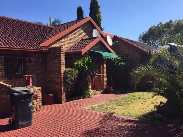 4 Bedroom Property for Sale in Birchleigh North Gauteng