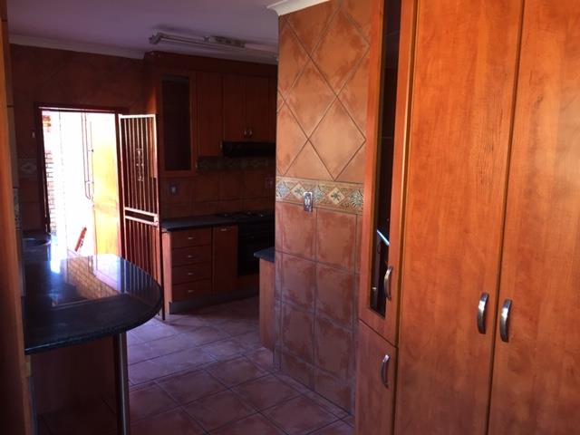 4 Bedroom Property for Sale in Birchleigh North Gauteng