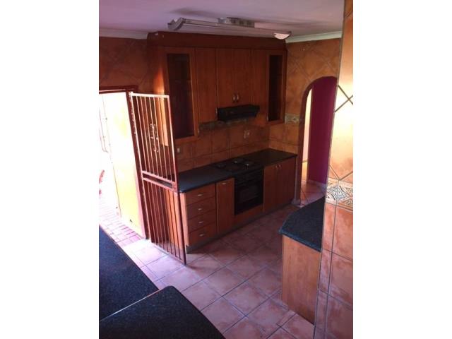4 Bedroom Property for Sale in Birchleigh North Gauteng