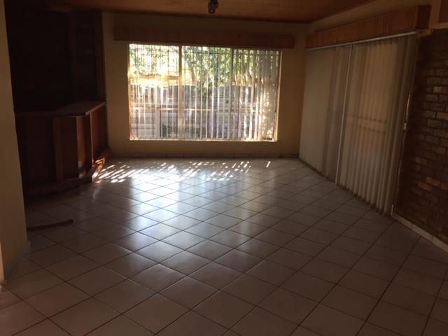 4 Bedroom Property for Sale in Birchleigh North Gauteng