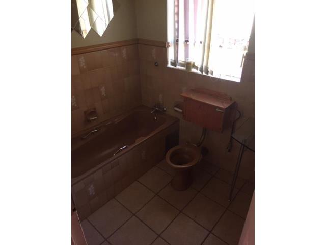 4 Bedroom Property for Sale in Birchleigh North Gauteng