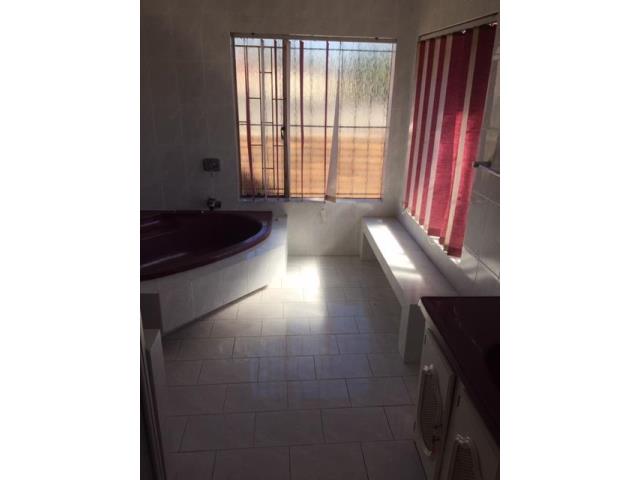 4 Bedroom Property for Sale in Birchleigh North Gauteng