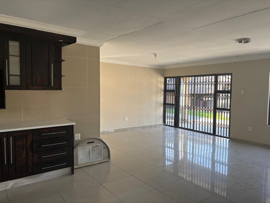 To Let 2 Bedroom Property for Rent in Randhart Gauteng