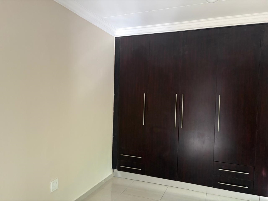 To Let 2 Bedroom Property for Rent in Randhart Gauteng