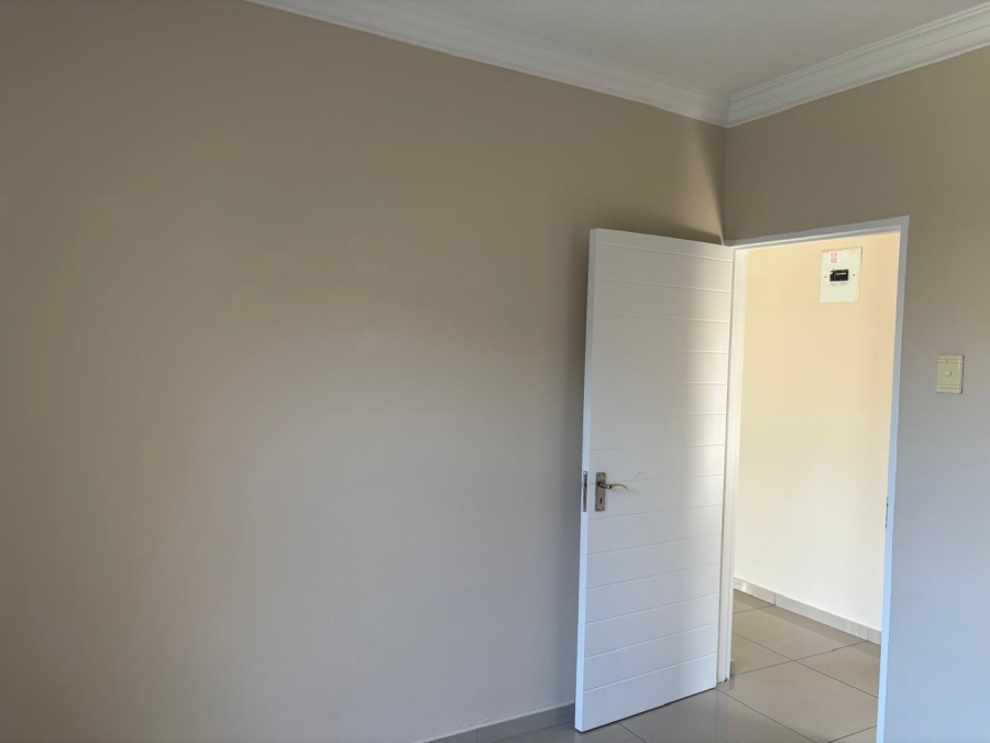 To Let 2 Bedroom Property for Rent in Randhart Gauteng