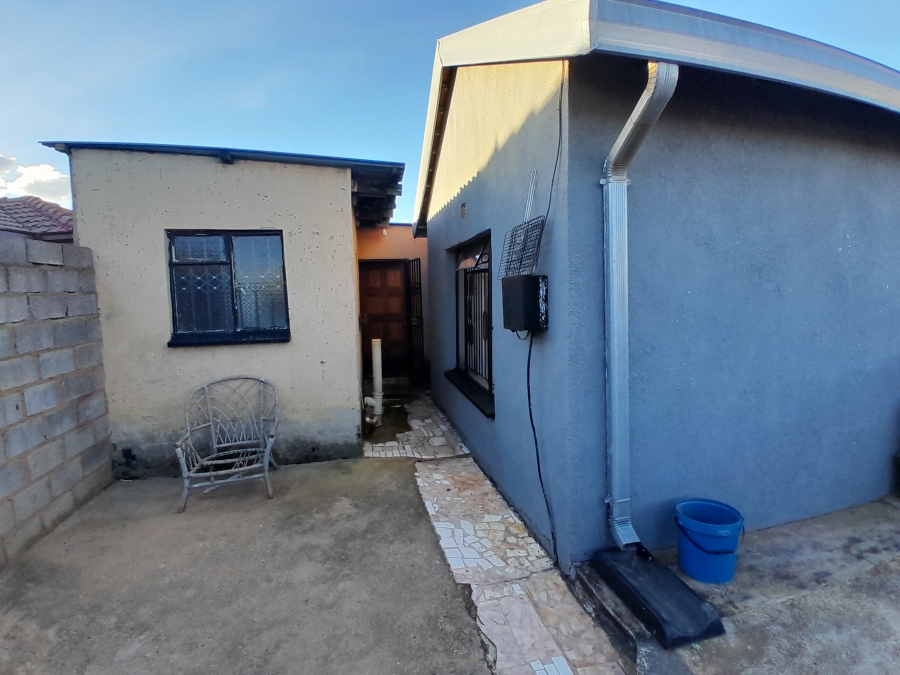 To Let 1 Bedroom Property for Rent in Kagiso Gauteng