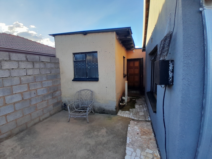 To Let 1 Bedroom Property for Rent in Kagiso Gauteng