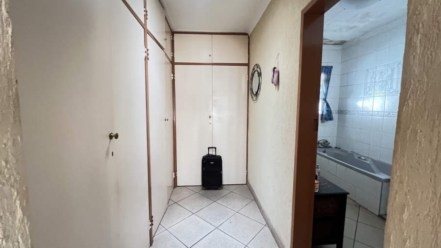 4 Bedroom Property for Sale in Randpoort Gauteng