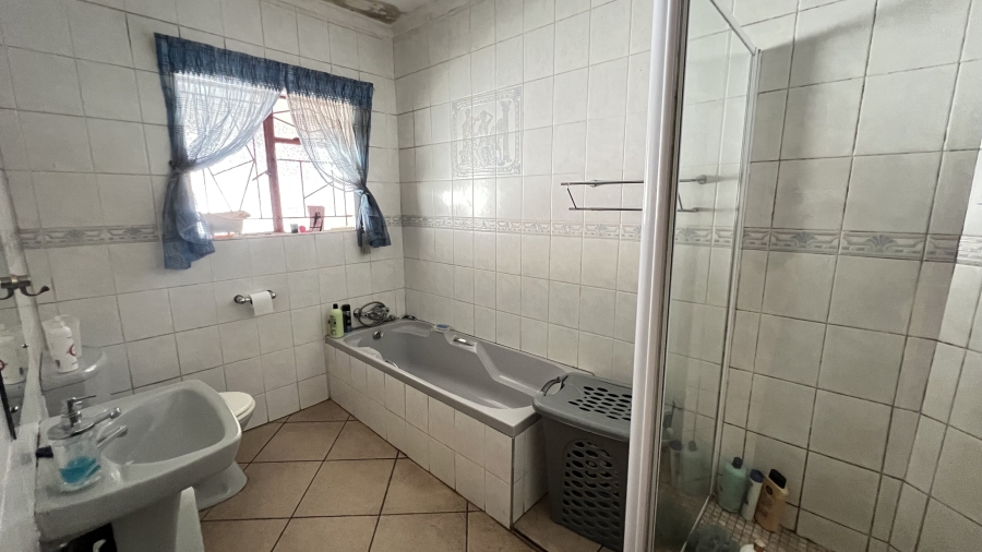 4 Bedroom Property for Sale in Randpoort Gauteng