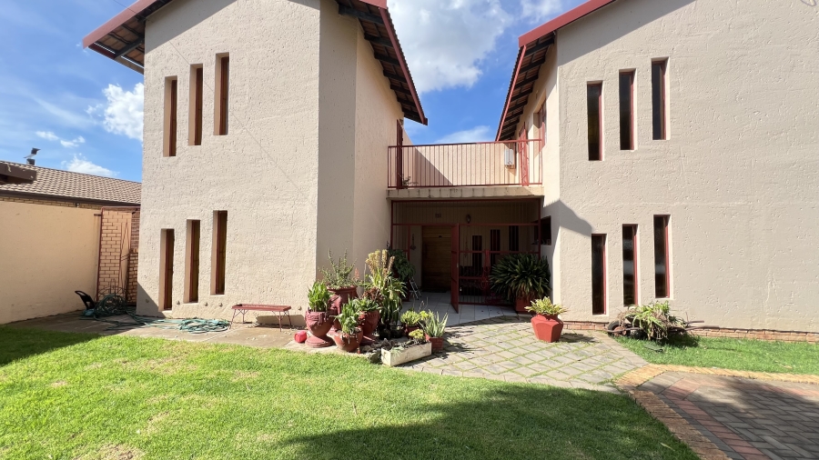 4 Bedroom Property for Sale in Randpoort Gauteng